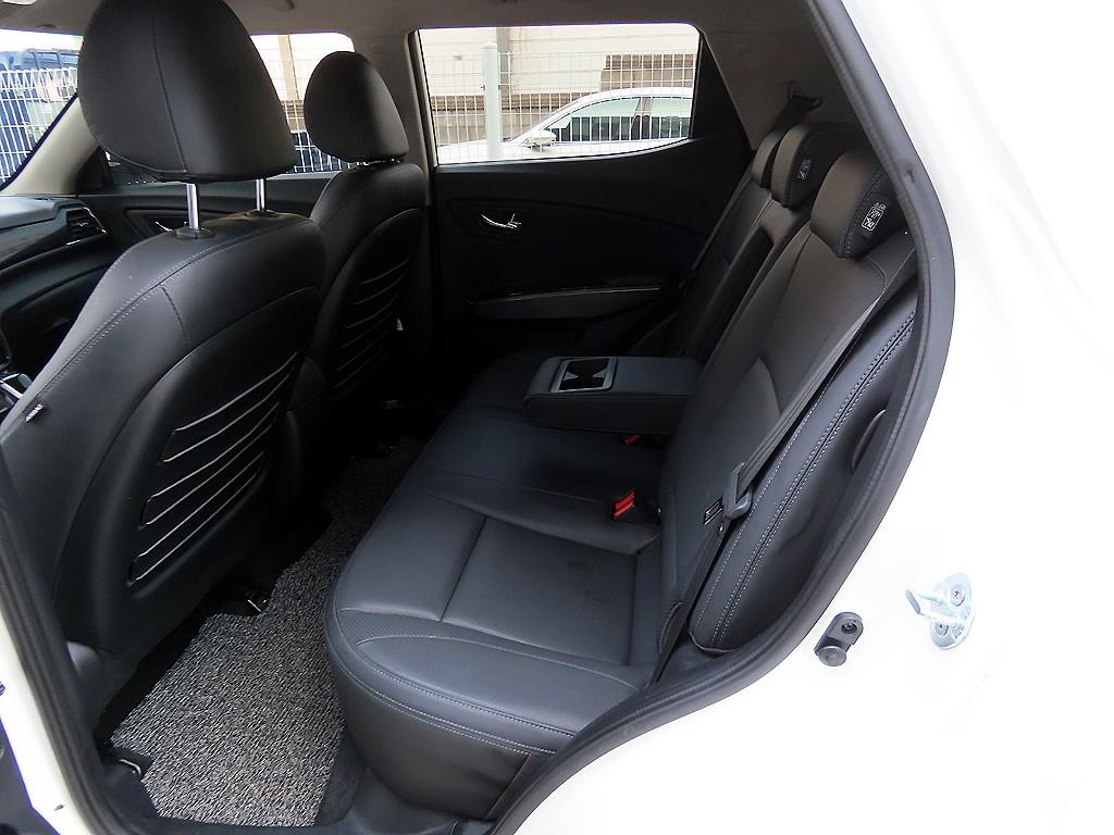 Ssangyong Tivoli - Vista 6