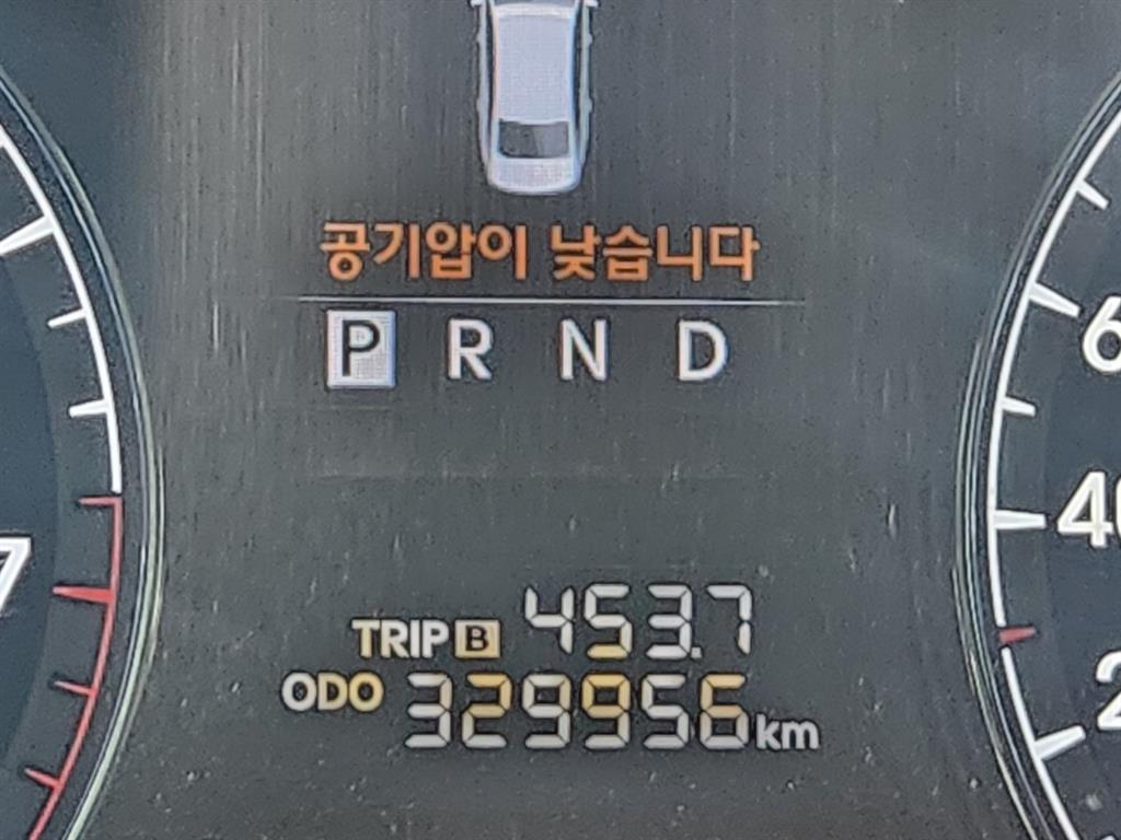 HYUNDAI Equus - Vista 10