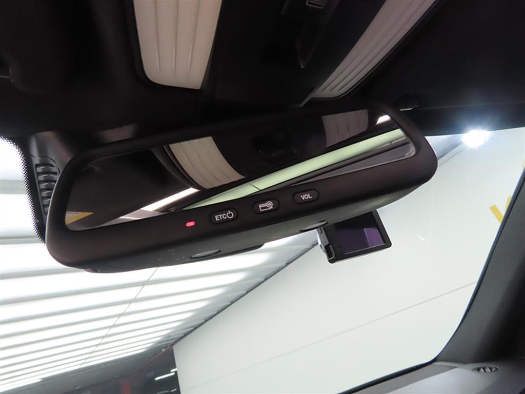 Mercedes Benz E class - Vista 12