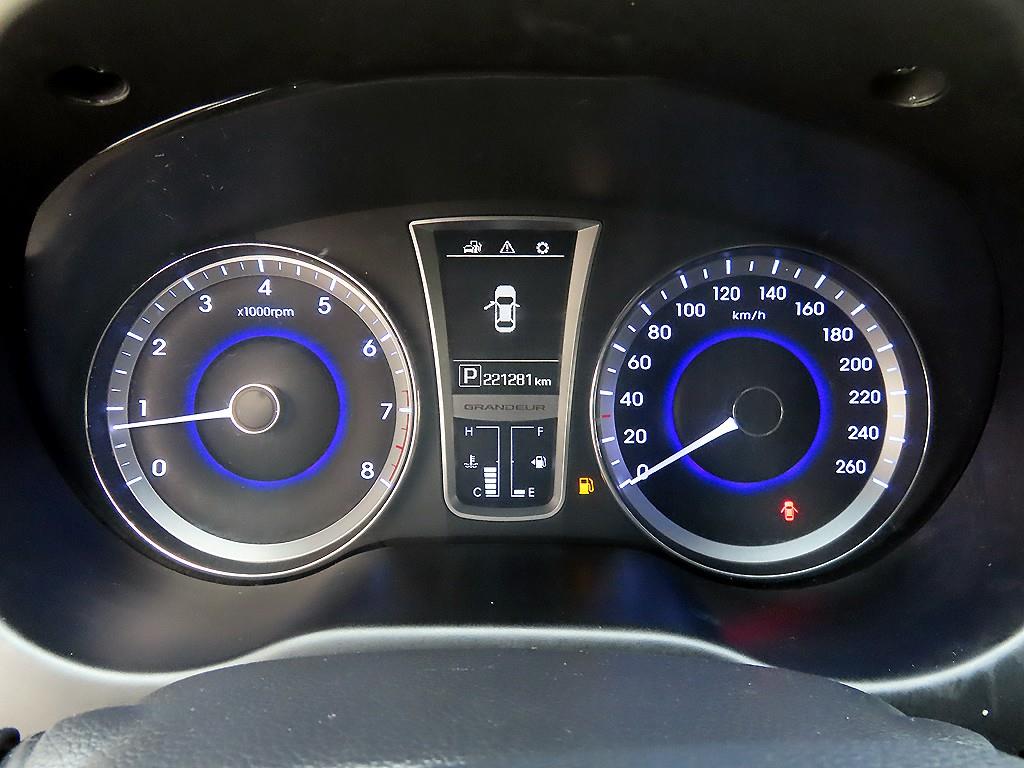 HYUNDAI Grandeur - Vista 9