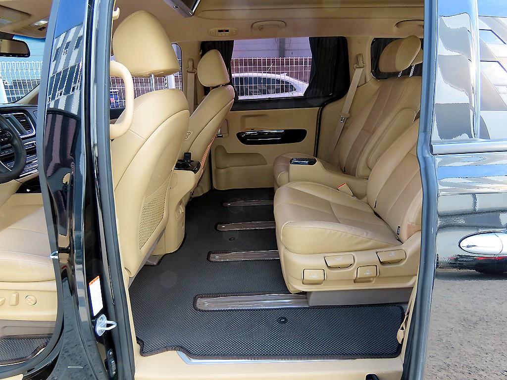 KIA Carnival - Vista 6