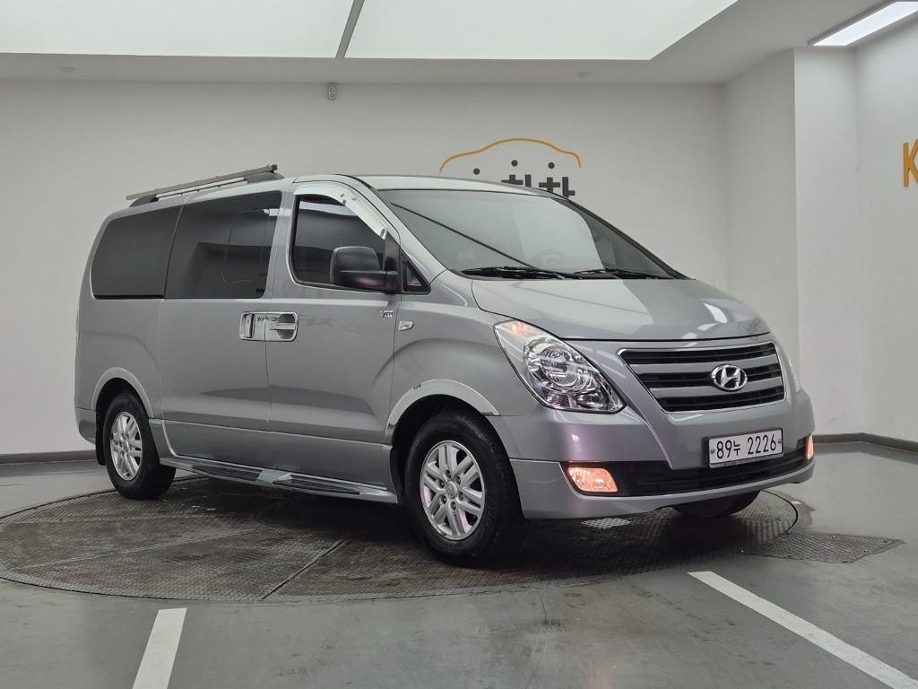 HYUNDAI Starex - Vista 2
