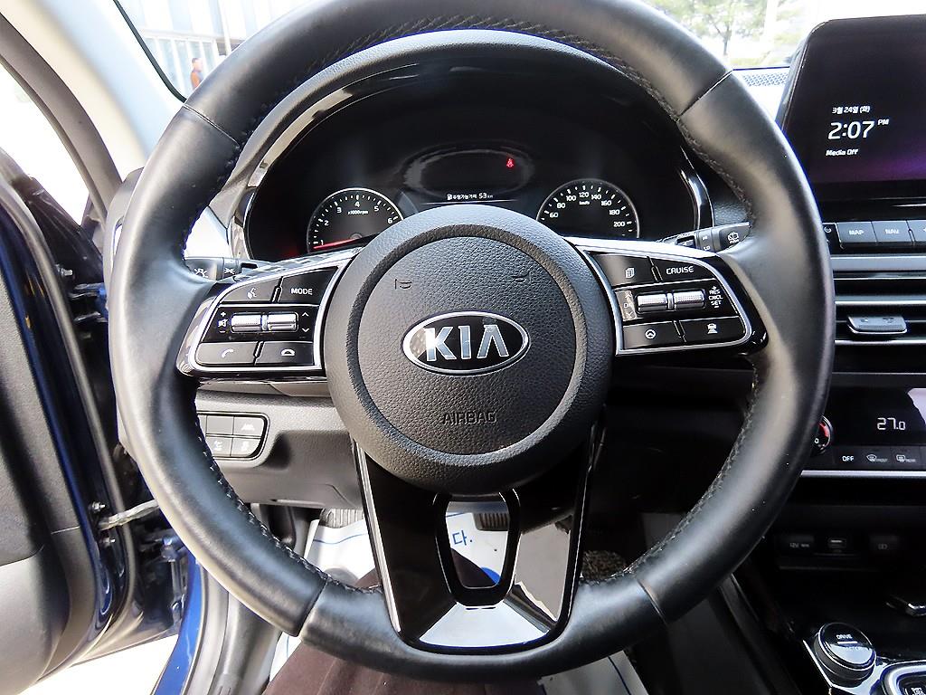 KIA Seltos - Vista 8