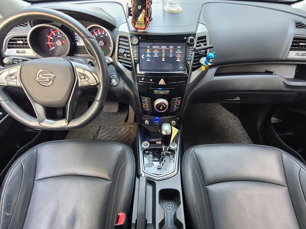 Ssangyong Tivoli - Vista 9