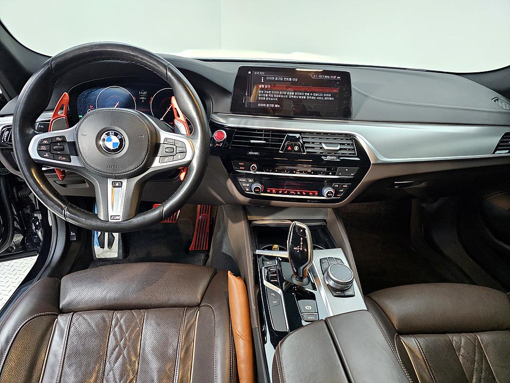 BMW 5 Series - Vista 5