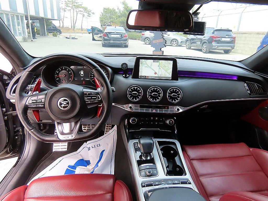 KIA Stinger - Vista 7