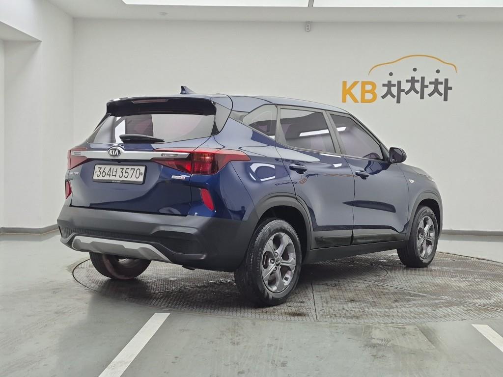 KIA Seltos - Vista 4