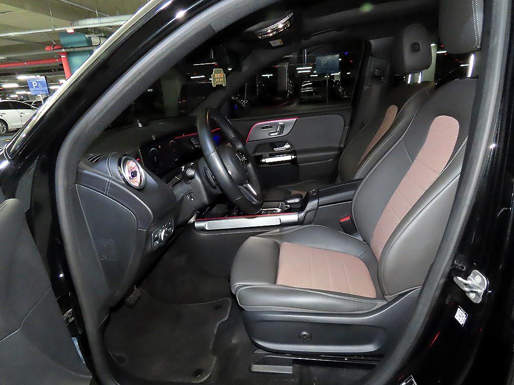 Mercedes Benz EQB - Vista 6