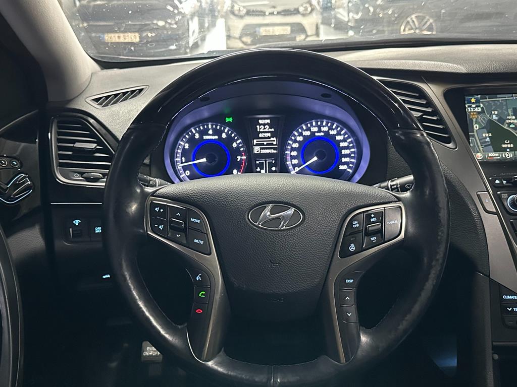 HYUNDAI Grandeur - Vista 10