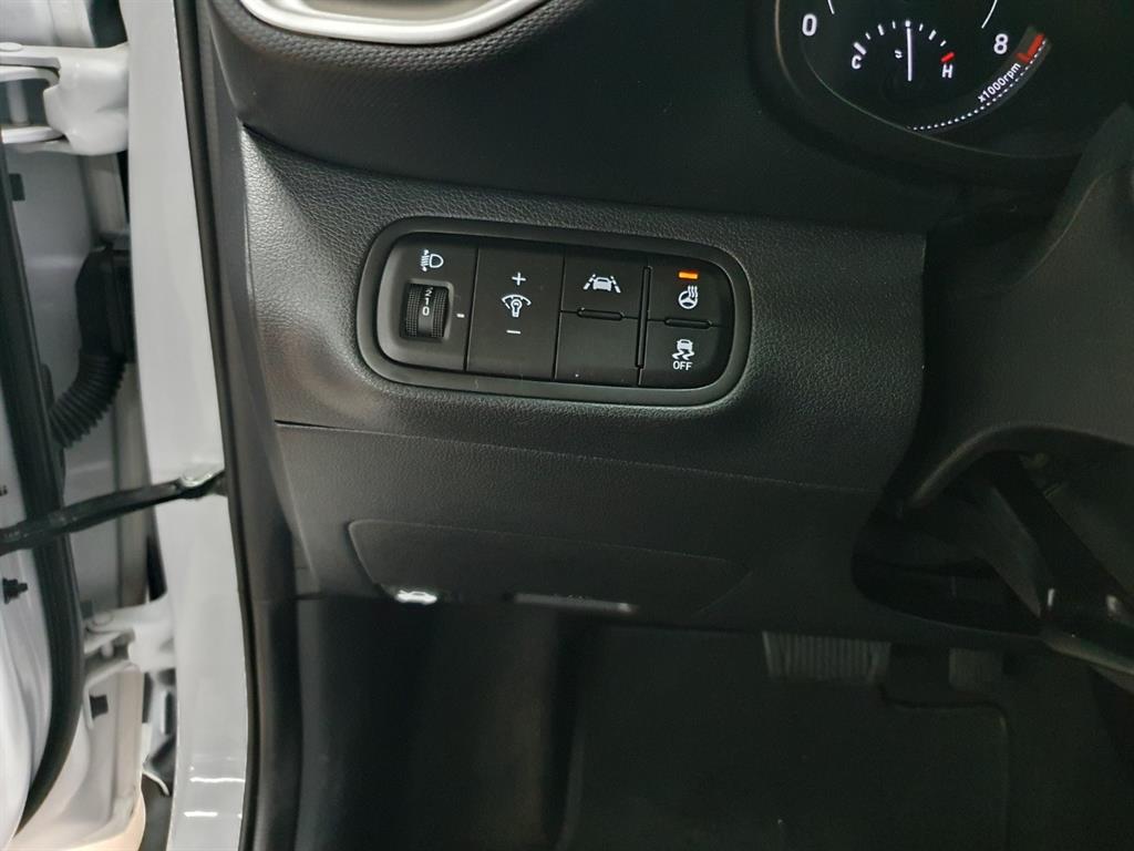 HYUNDAI Venue - Vista 12