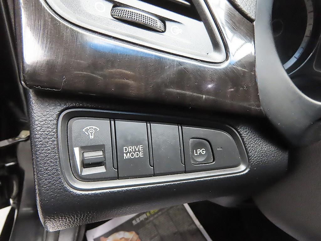 HYUNDAI Grandeur - Vista 6