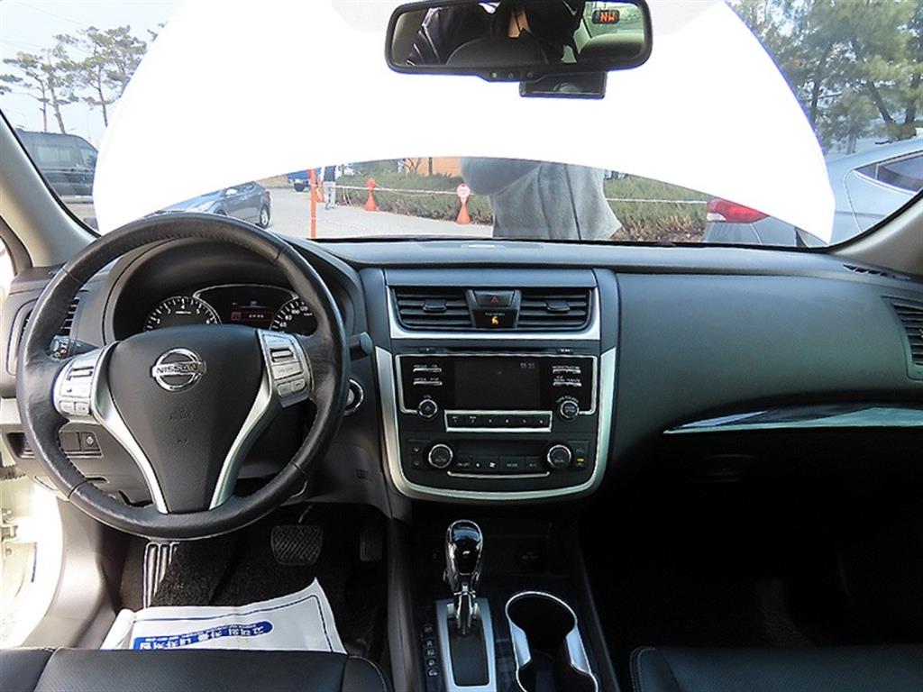 Nissan Altima - Vista 7