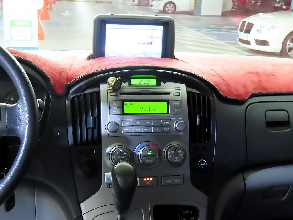 HYUNDAI Starex - Vista 11