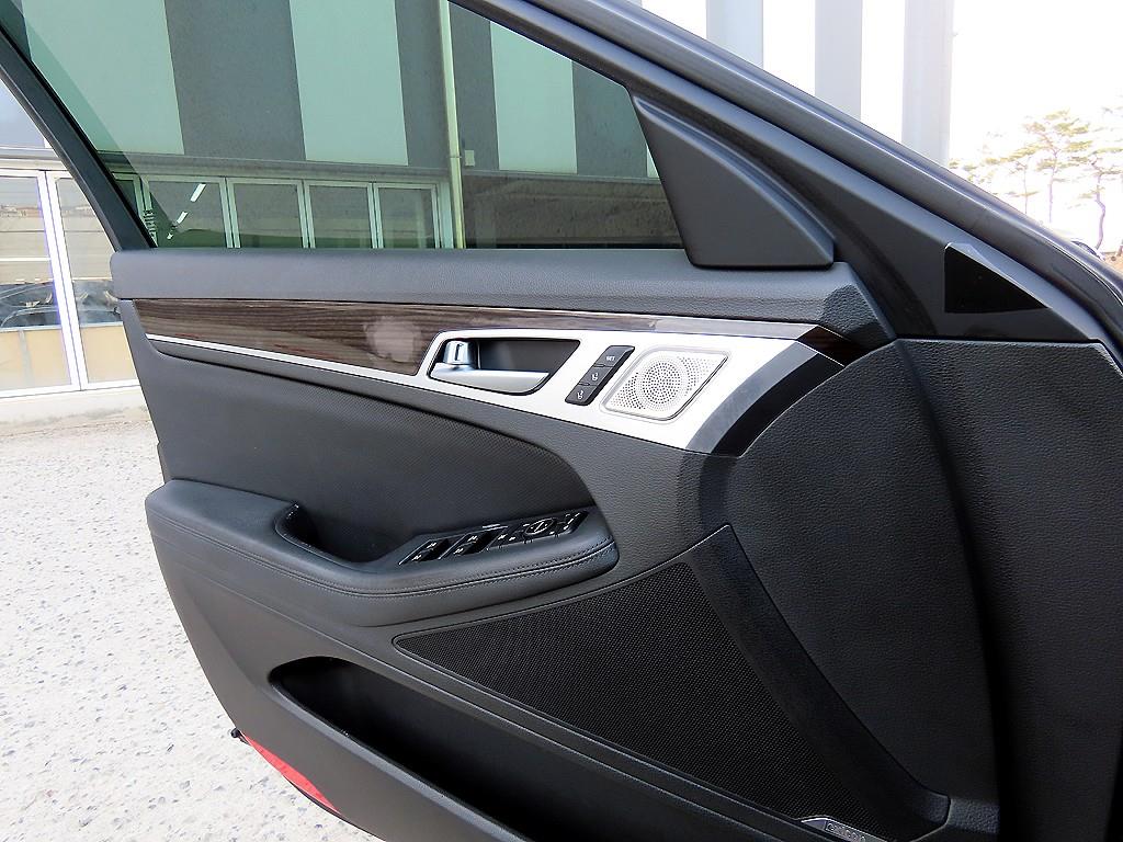 Genesis G80 - Vista 12