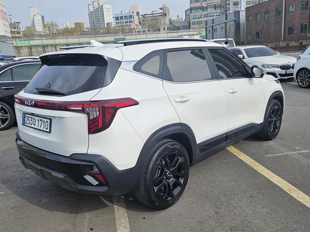 KIA Seltos - Vista 4