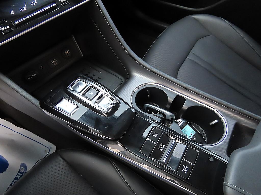 HYUNDAI Sonata - Vista 10