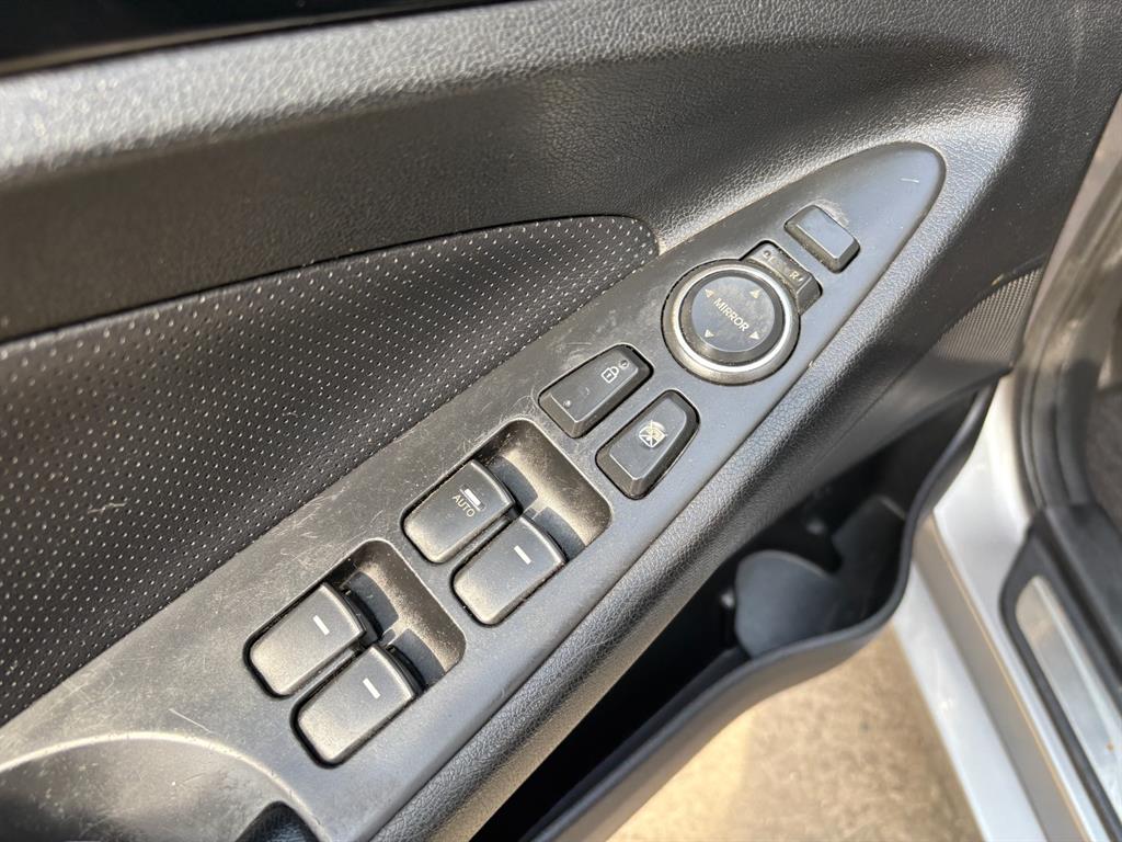 HYUNDAI Sonata - Vista 12