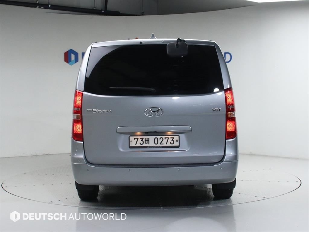 HYUNDAI Starex - Vista 4