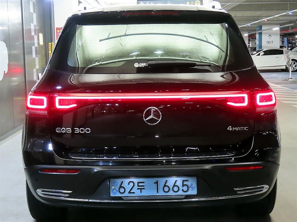 Mercedes Benz EQB - Vista 5