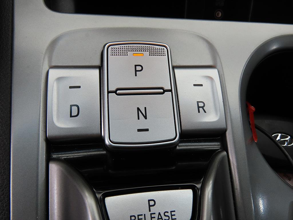 HYUNDAI Kona - Vista 7