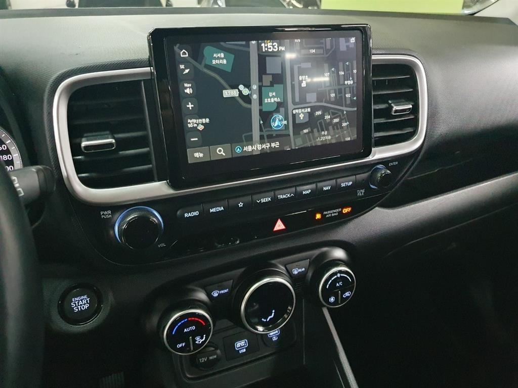 HYUNDAI Venue - Vista 6