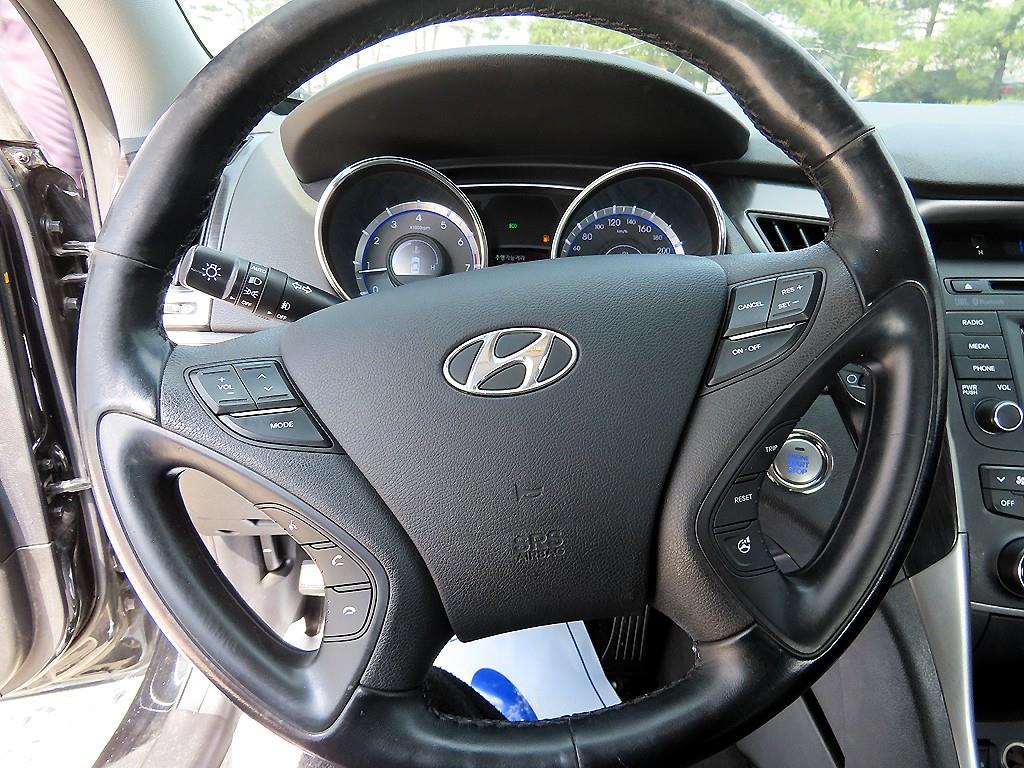 HYUNDAI Sonata - Vista 8