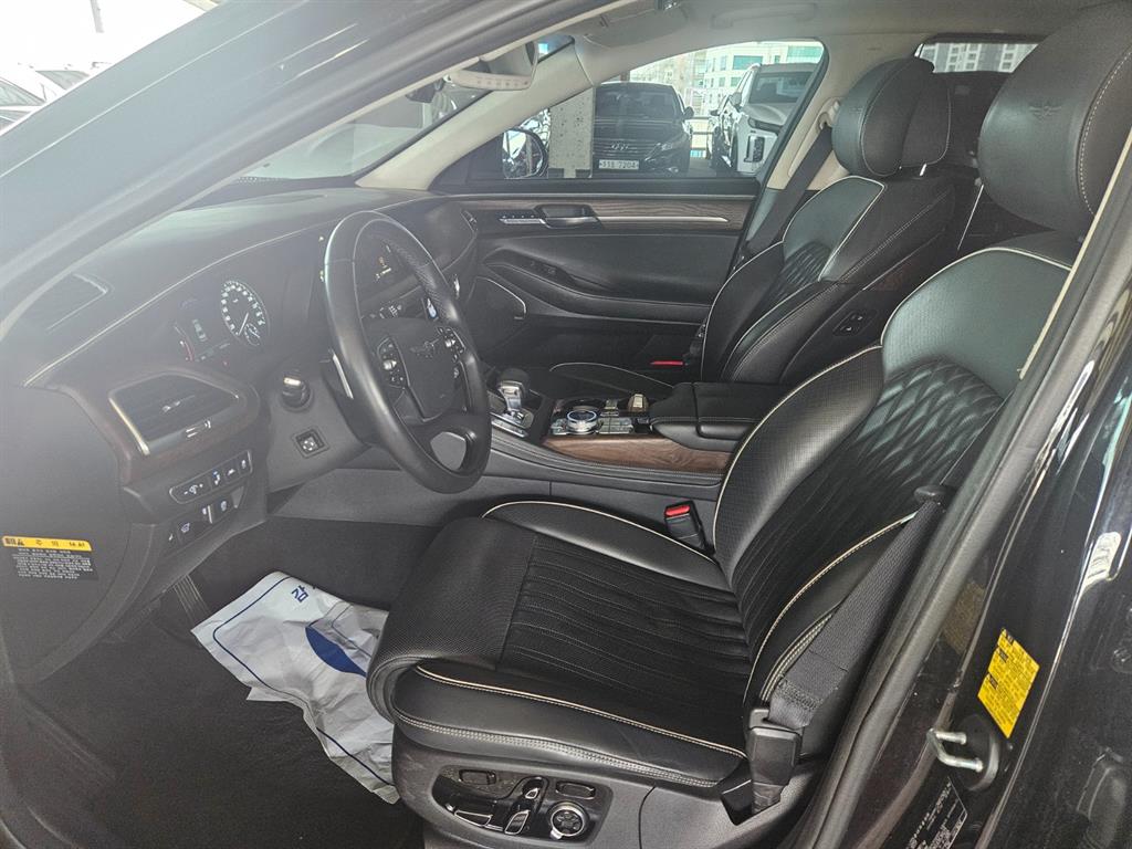 Genesis G90 - Vista 12