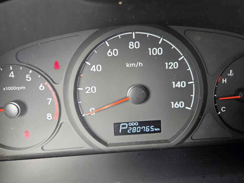 HYUNDAI Starex - Vista 5