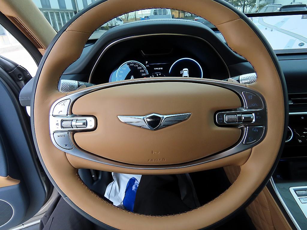 Genesis GV80 - Vista 8