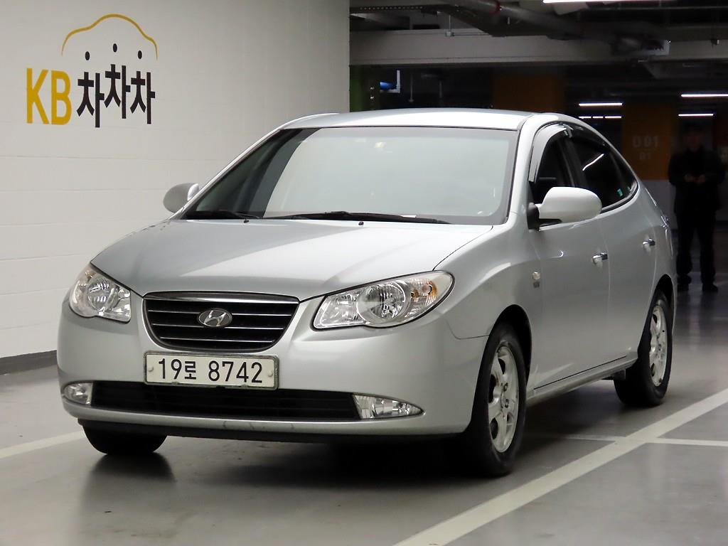 HYUNDAI Avante - Vista 2