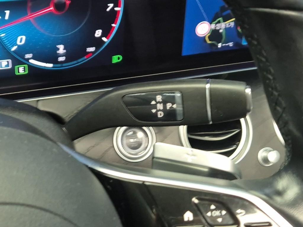 Mercedes Benz E class - Vista 8