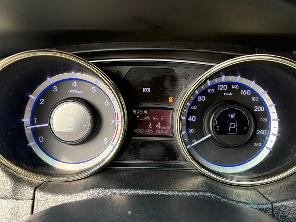 HYUNDAI Sonata - Vista 6