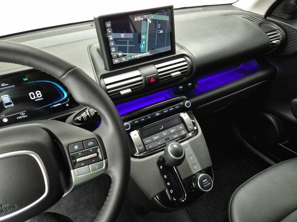 HYUNDAI Casper - Vista 10