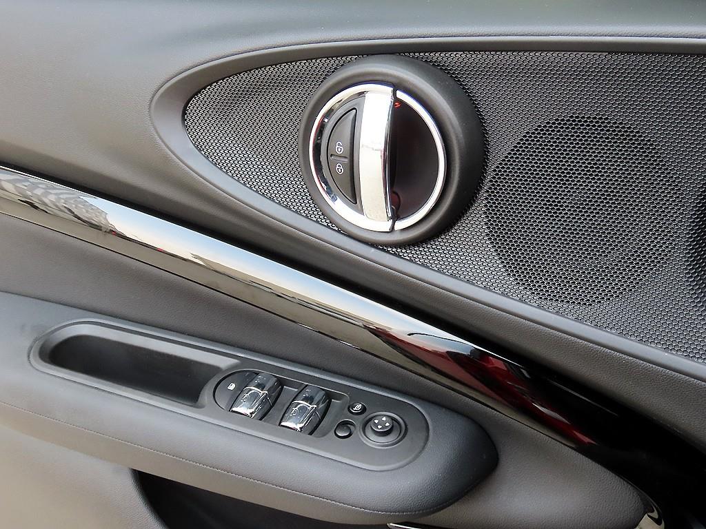 Mini Clubman - Vista 11