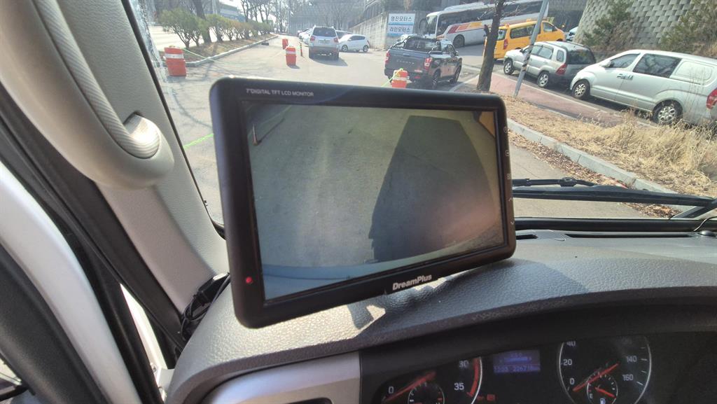 medium and large cargo truck - Vista 9