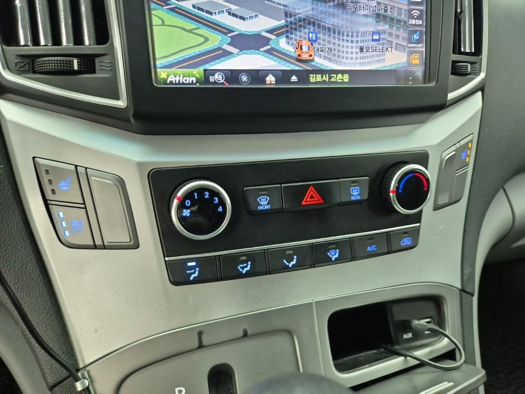 HYUNDAI Starex - Vista 10