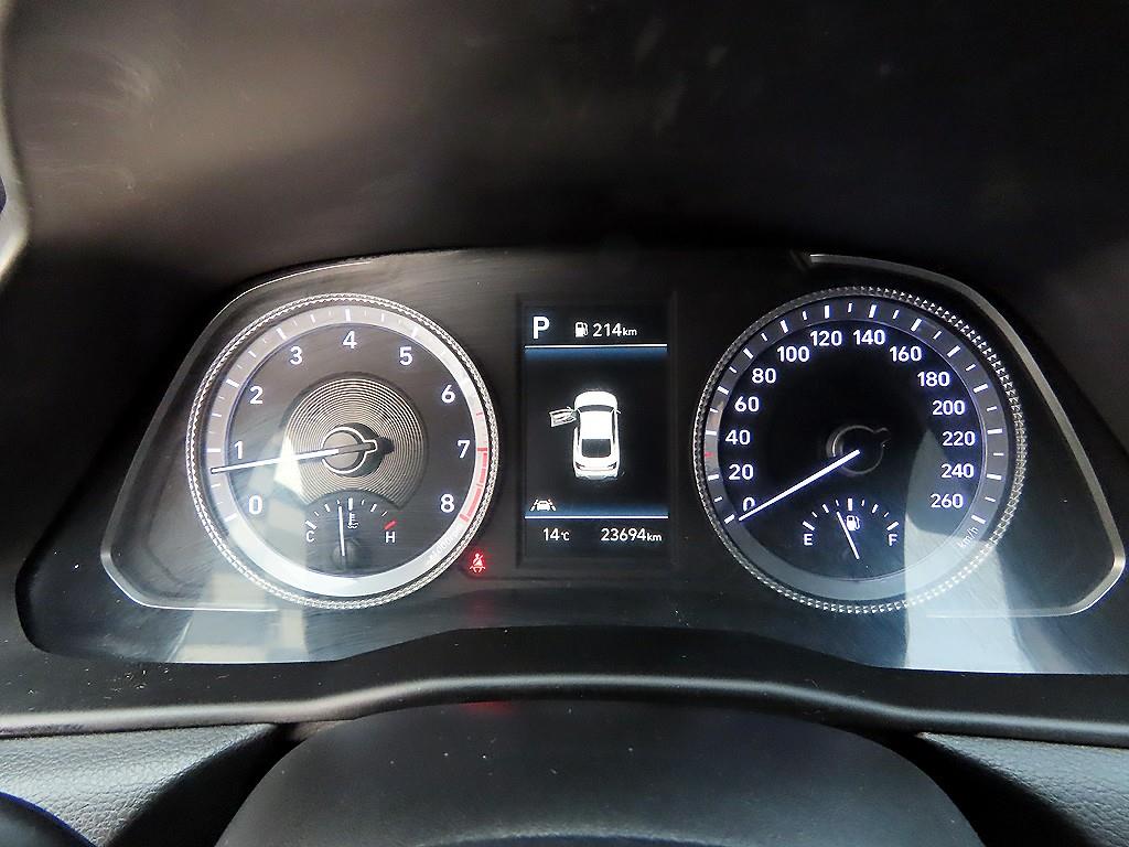 HYUNDAI Sonata - Vista 9