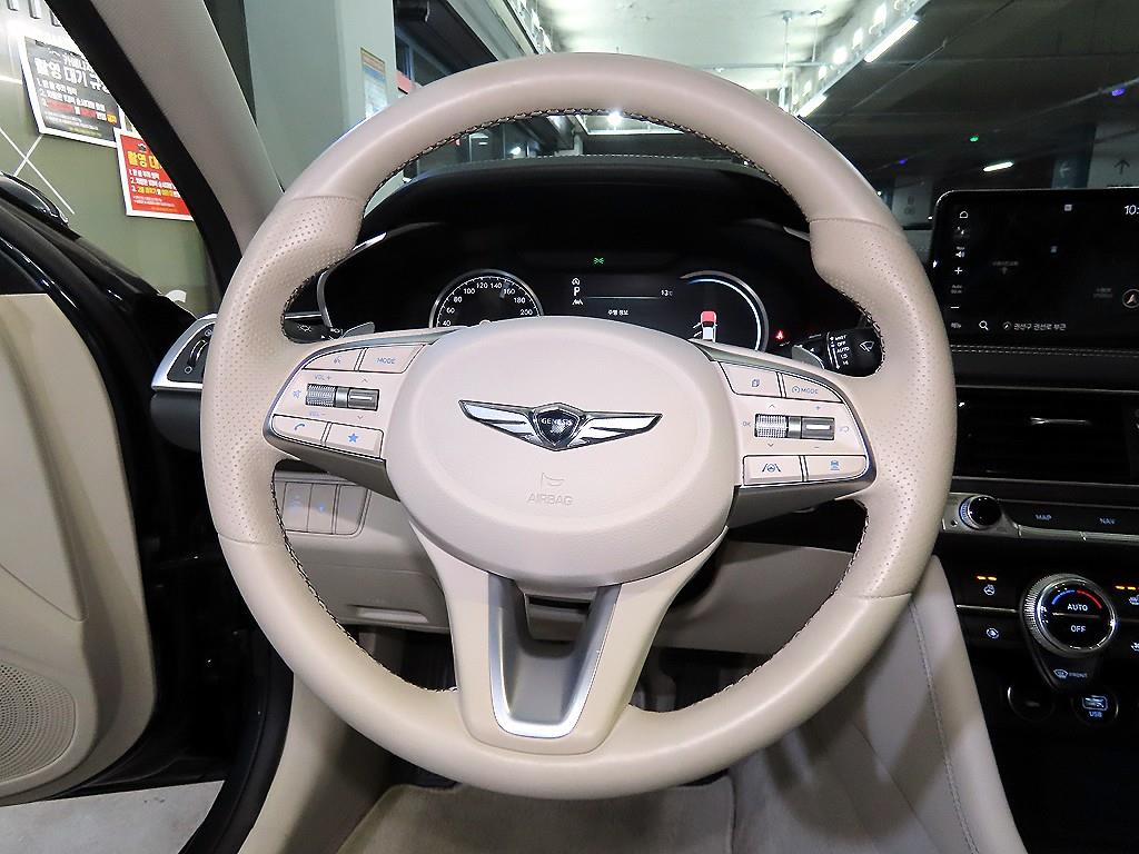 Genesis G70 - Vista 8