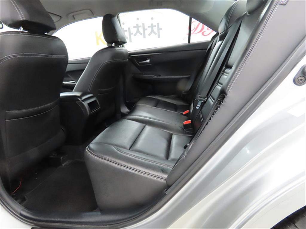 Toyota Camry - Vista 6