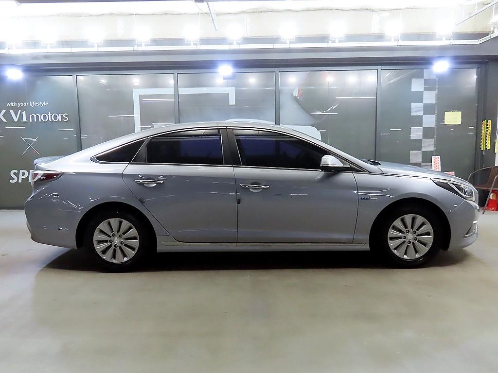 HYUNDAI Sonata - Vista 3