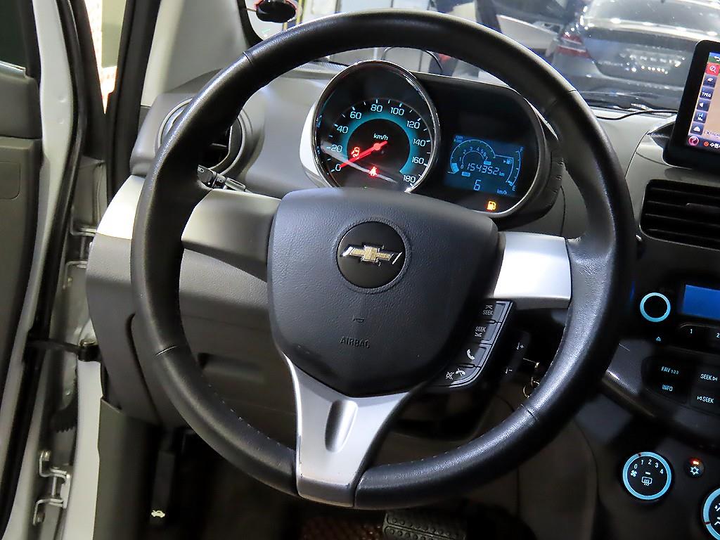 Chevrolet Spark - Vista 8