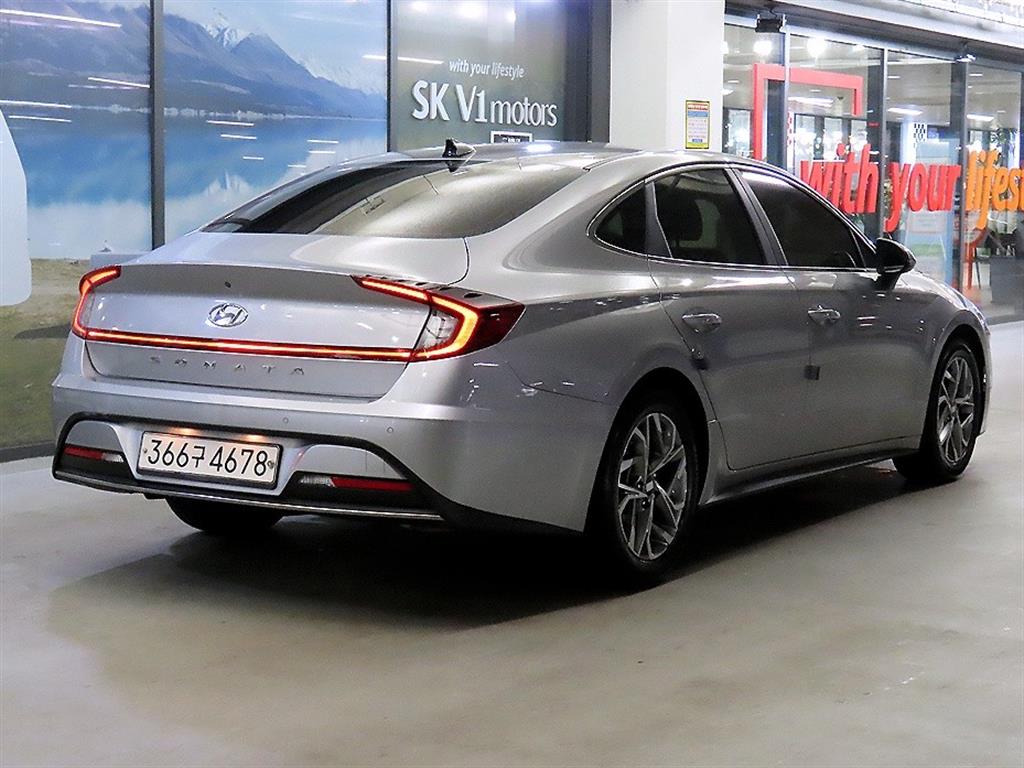 HYUNDAI Sonata - Vista 4