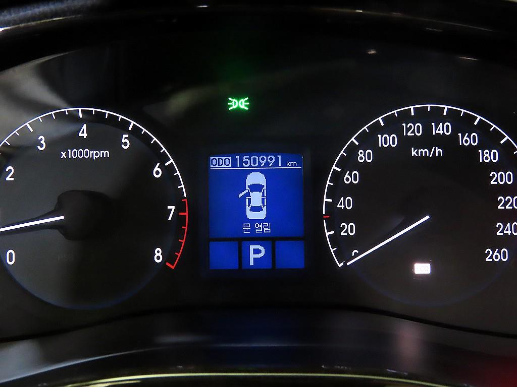 HYUNDAI Genesis - Vista 9