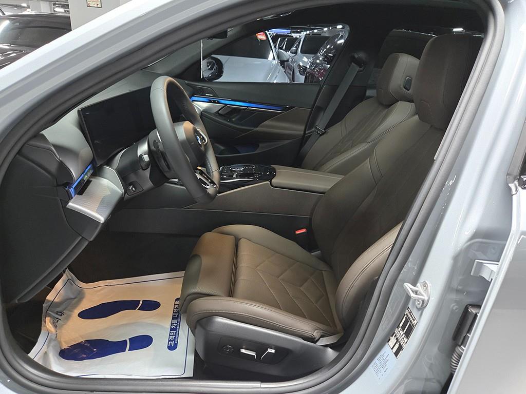 BMW 5 Series - Vista 5