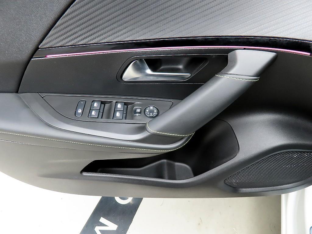 Peugeot 2008 - Vista 11