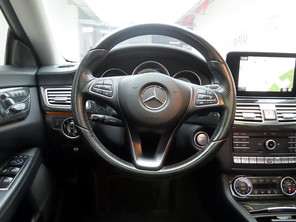 Mercedes Benz CLS Class - Vista 7