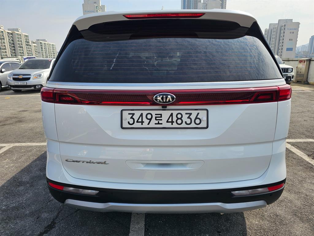 KIA Carnival - Vista 6