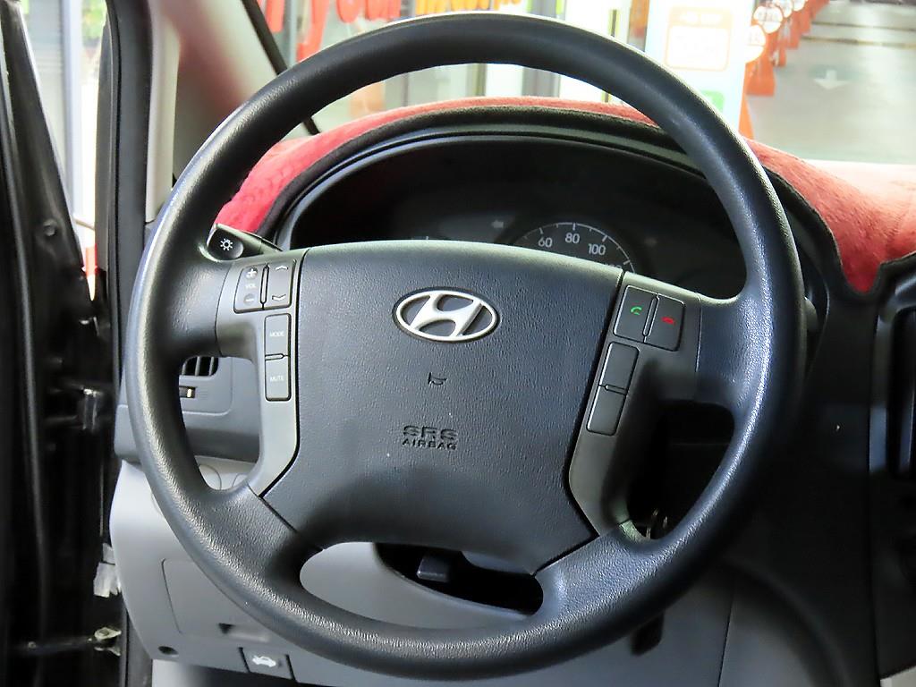 HYUNDAI Starex - Vista 8