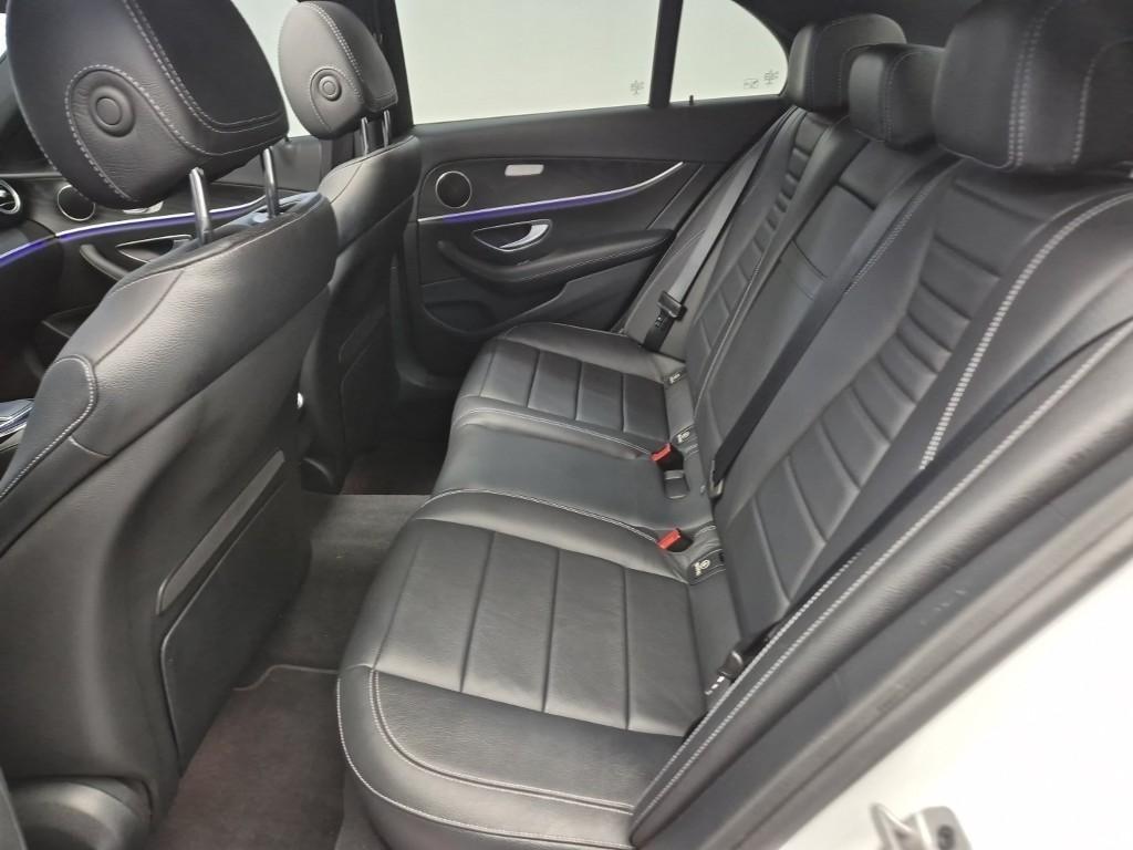 Mercedes Benz E class - Vista 12