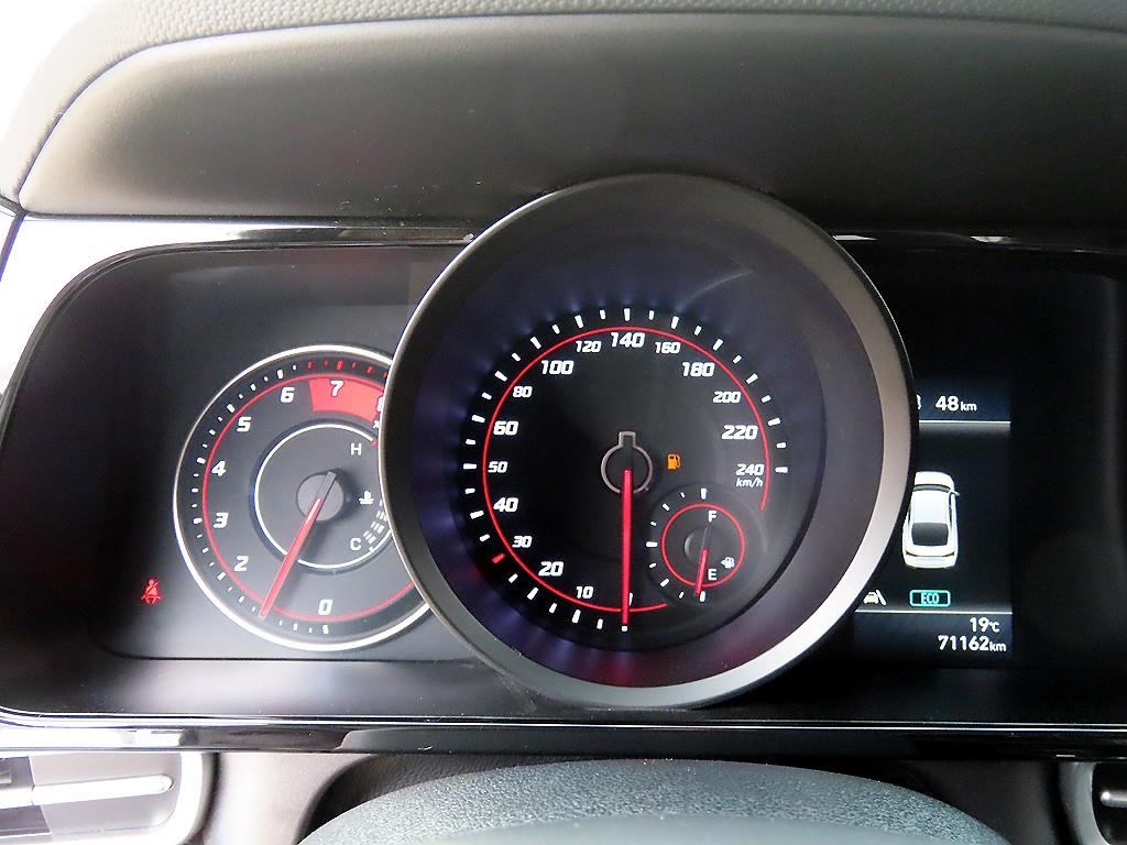 HYUNDAI Avante - Vista 8